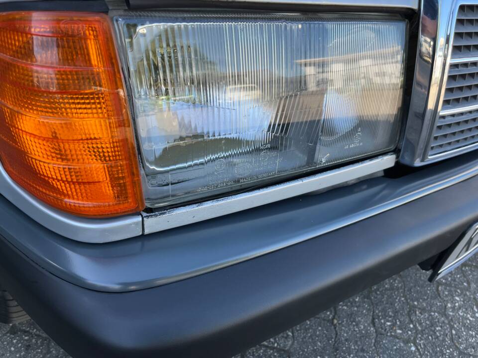 Image 58/89 de Mercedes-Benz 190 E 2.6 (1988)