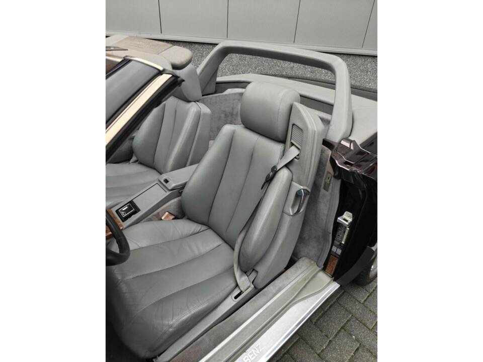 Image 33/50 de Mercedes-Benz 500 SL (1991)