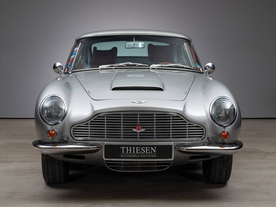 Bild 2/36 von Aston Martin DB 6 Vantage (1966)