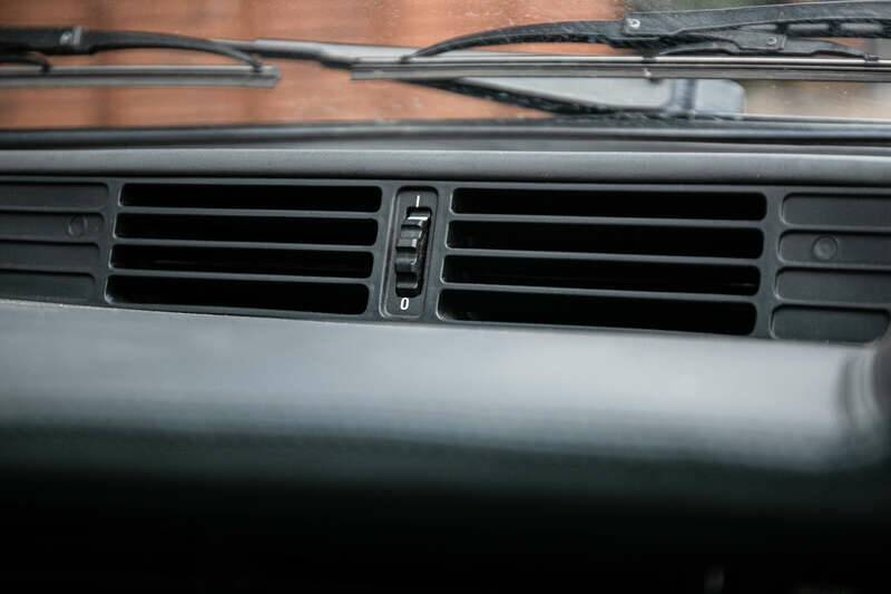 Bild 16/50 von BMW 635 CSi (1989)