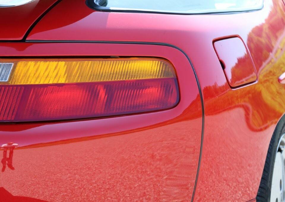 Afbeelding 11/35 van Porsche 928 S4 (1989)