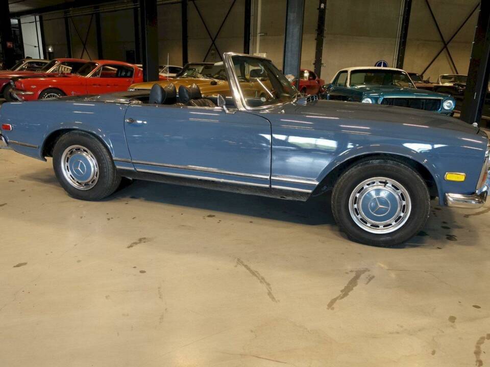 Image 11/36 of Mercedes-Benz 280 SL (1971)
