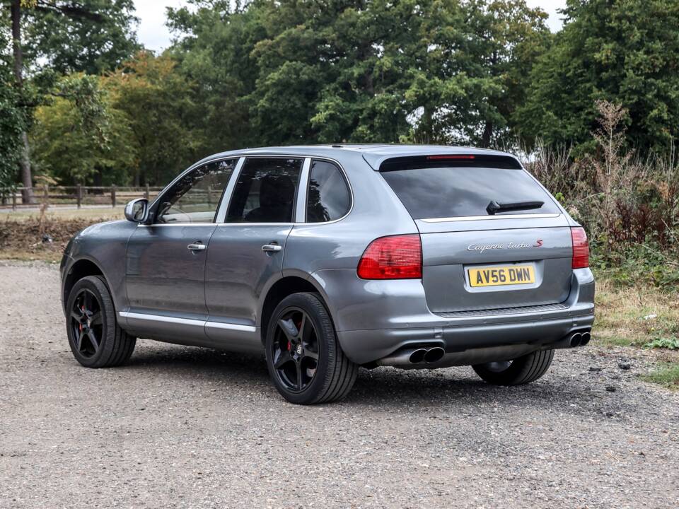 Bild 3/40 von Porsche Cayenne Turbo S (2006)