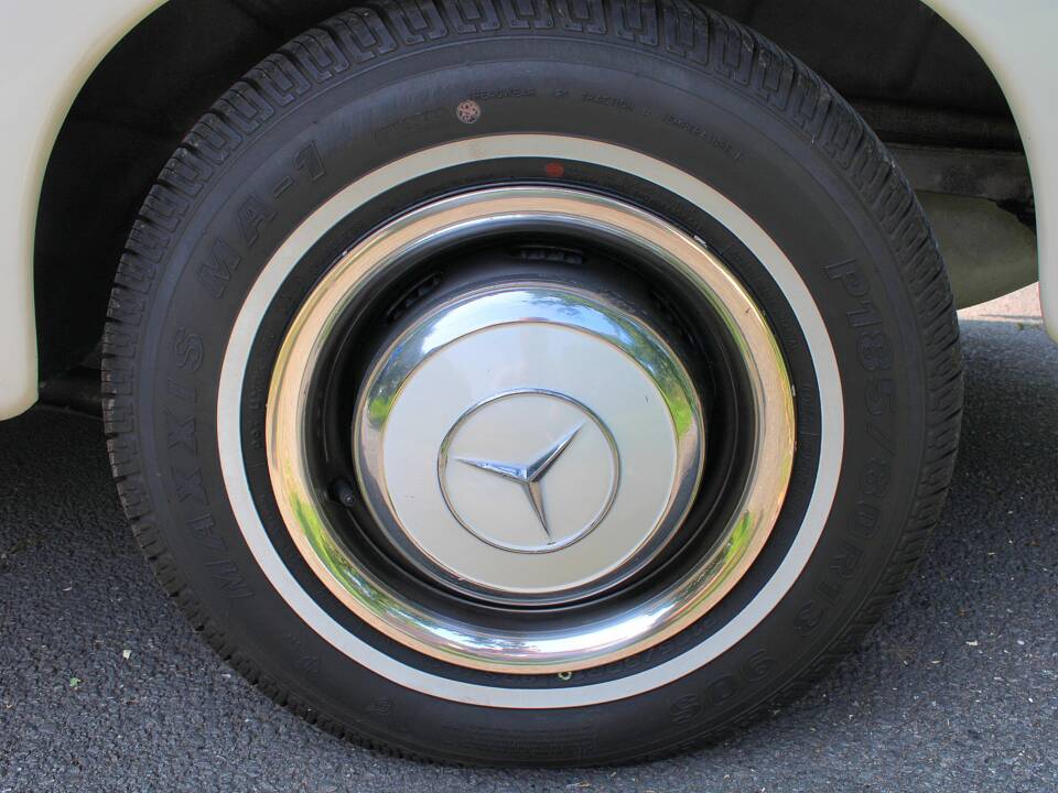Image 18/50 of Mercedes-Benz 219 (1959)