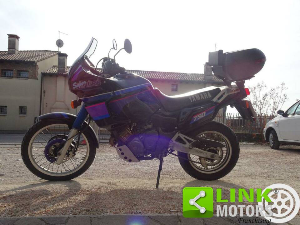 Bild 8/10 von Yamaha DUMMY (1991)