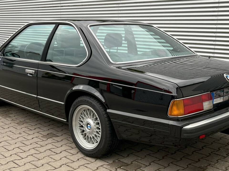 Immagine 3/22 di BMW 635 CSi (1989)