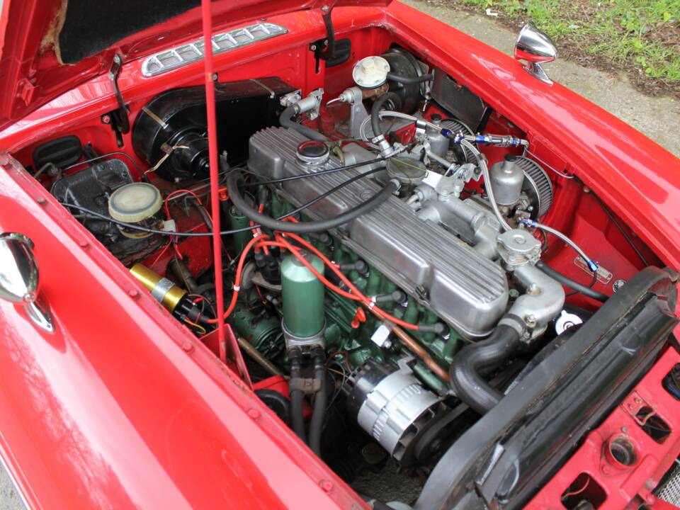 Image 15/16 de MG MGC GT (1968)