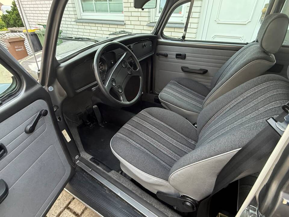 Immagine 11/15 di Volkswagen Maggiolino &quot;50th Anniversary&quot; (1986)