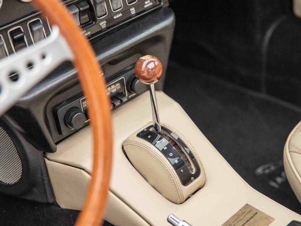 Immagine 69/88 di Jaguar E-Type (2+2) (1968)