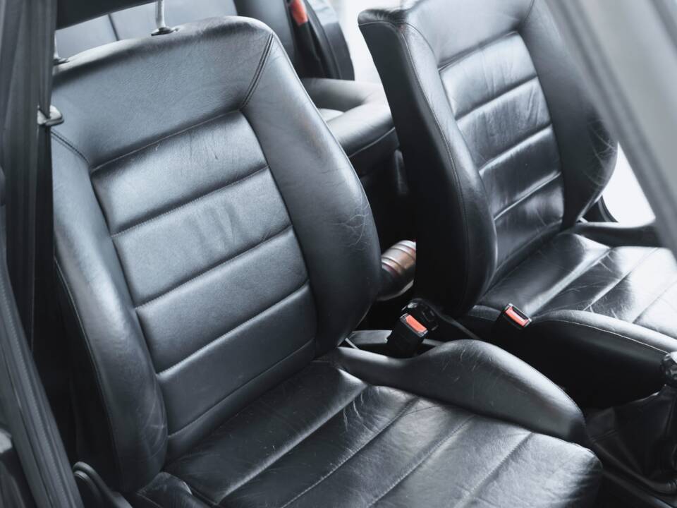 Image 28/39 of Volkswagen Golf Mk II GTi 16V 1.8 (1991)