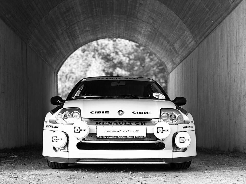 Imagen 15/29 de Renault Clio II V6 (2002)