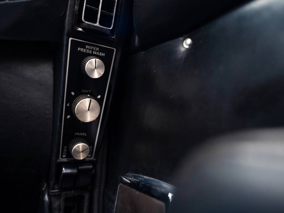 Image 47/63 de Aston Martin DBS (1968)