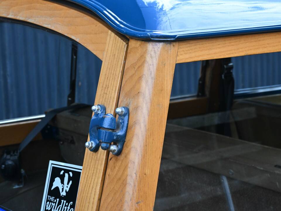 Image 31/37 of Morris Minor 1000 Traveller (1971)