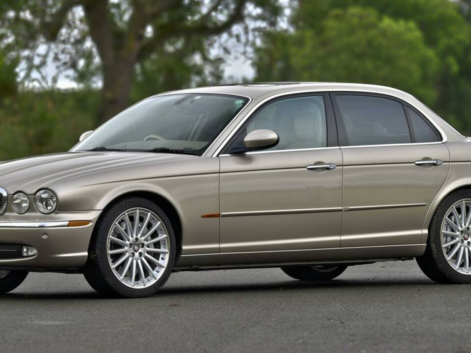 Afbeelding 11/50 van Jaguar XJ 8 4.2 (2003)