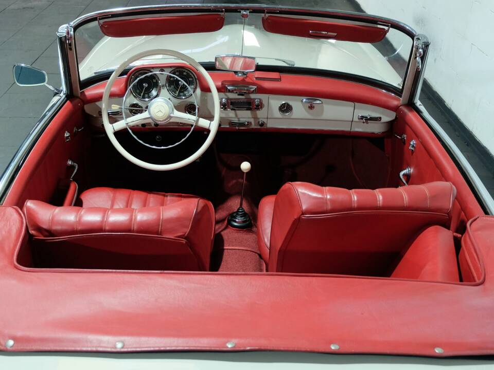 Image 13/31 of Mercedes-Benz 190 SL (1959)