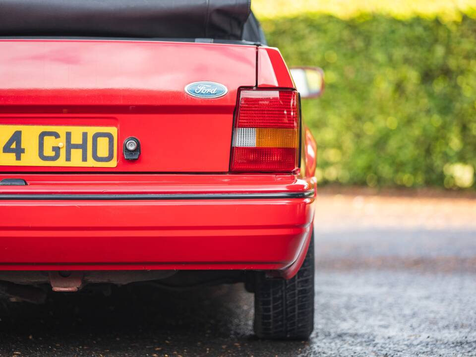 Immagine 29/50 di Ford Escort IV XR3i (1987)
