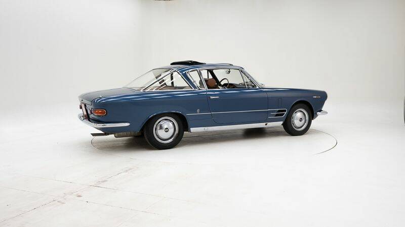 Image 2/15 of FIAT 2300 S Coupe (1967)