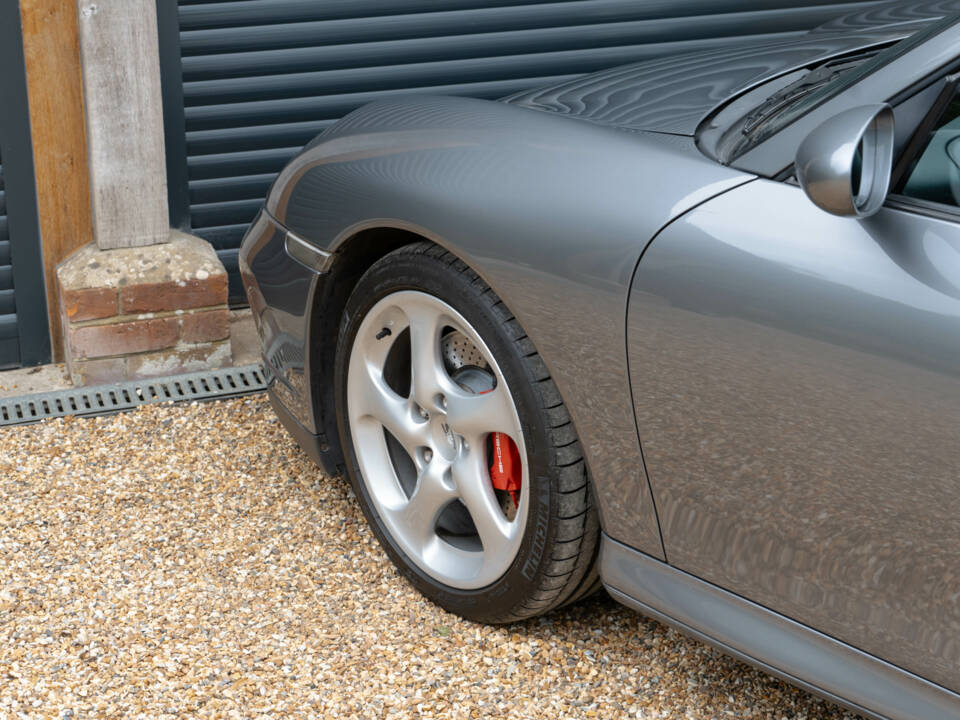 Image 42/50 of Porsche 911 Carrera 4S (2003)