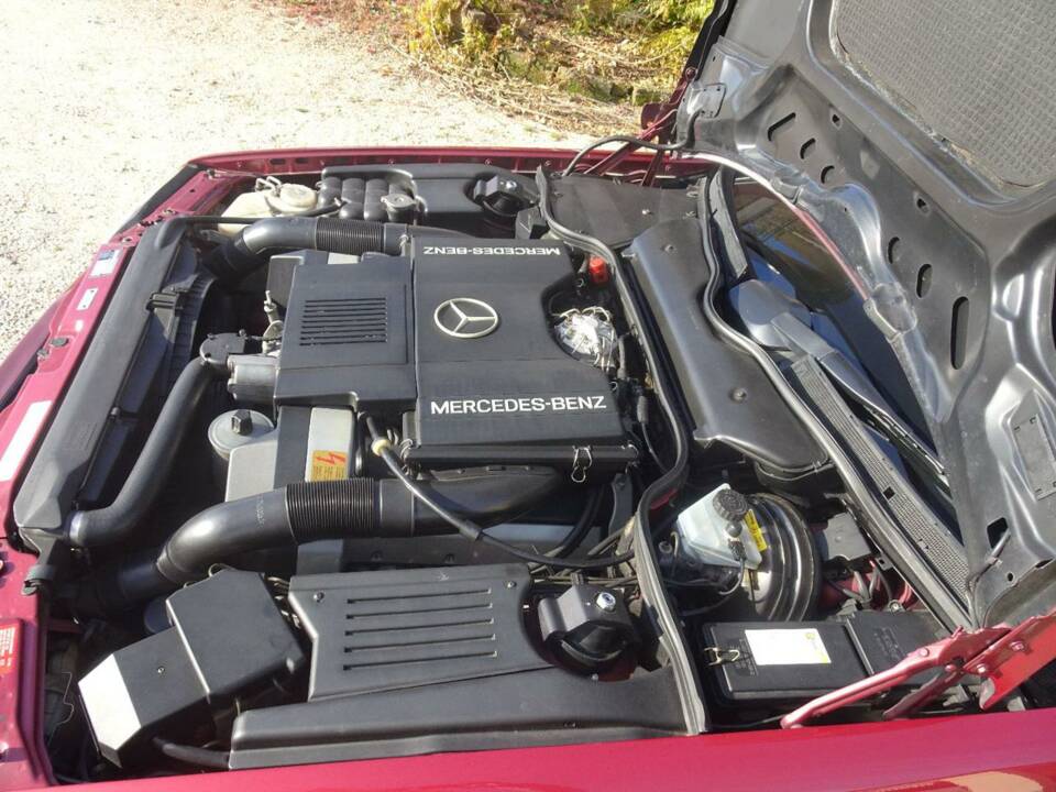 Image 43/45 de Mercedes-Benz 500 SL (1991)