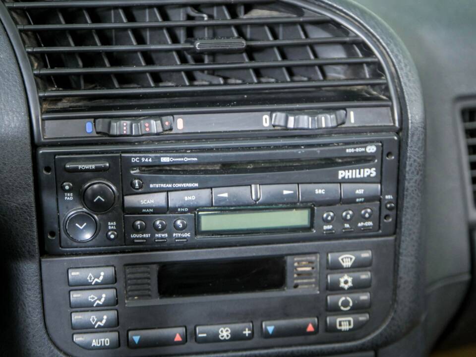 Bild 24/50 von BMW 318i (1996)