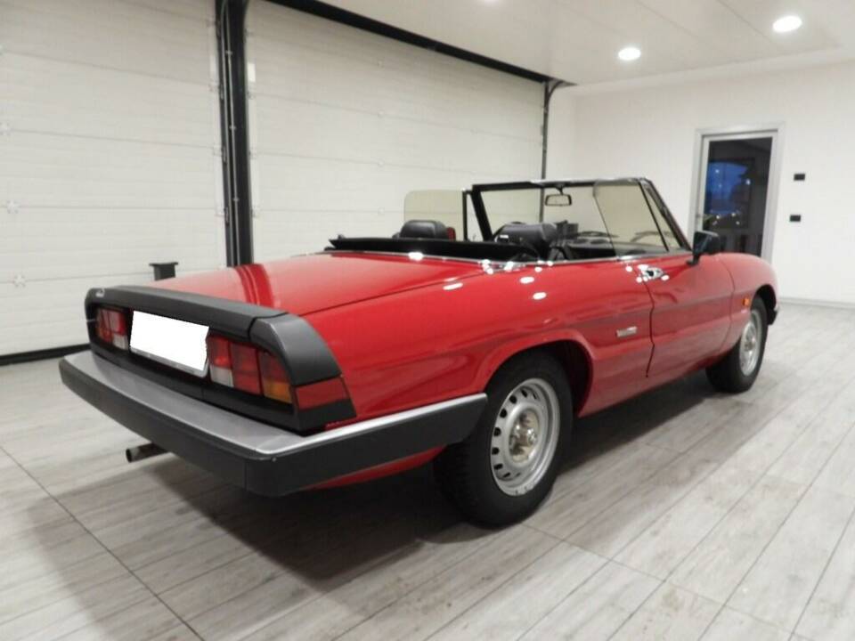 Image 4/15 of Alfa Romeo 1.6 Spider (1989)