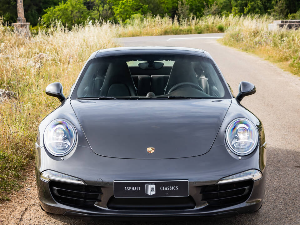 Image 36/50 of Porsche 911 Carrera 4S (2013)