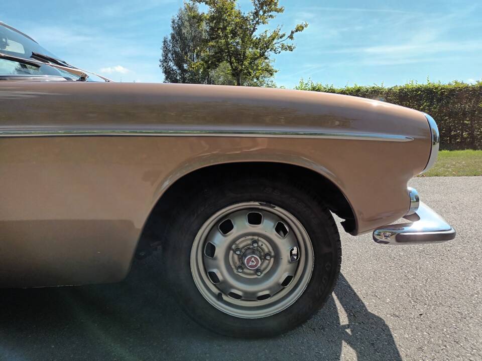 Image 25/73 of Volvo 1800 ES (1972)