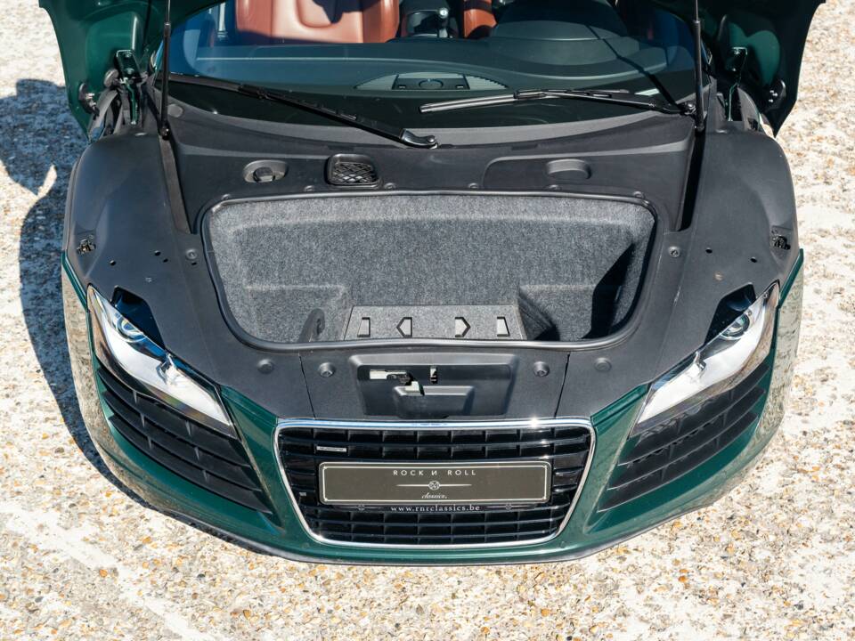 Image 28/33 of Audi R8 (2007)