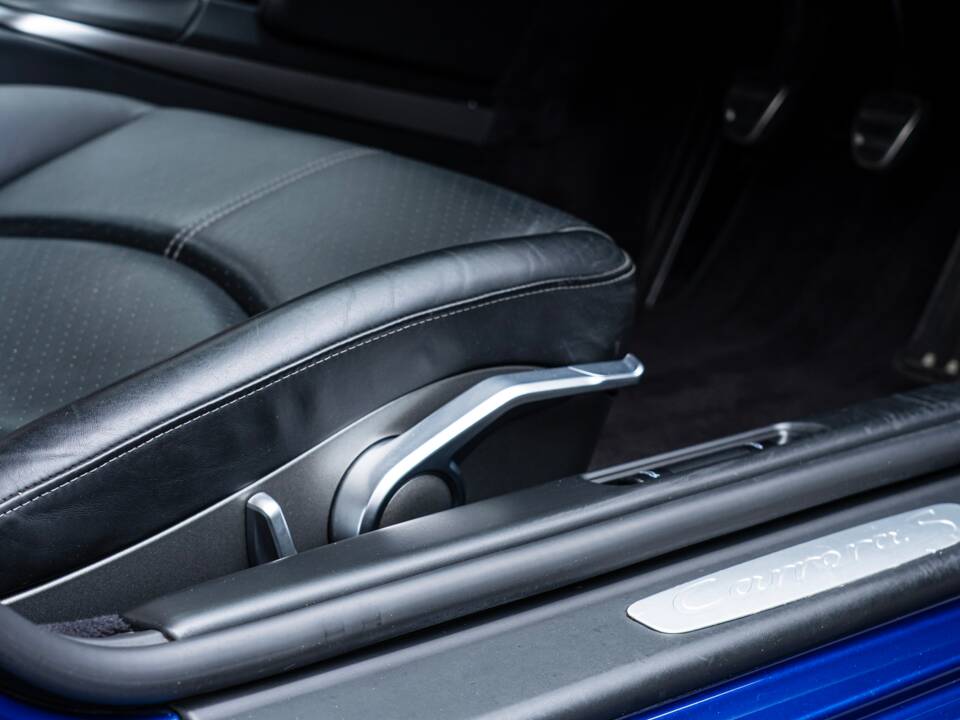 Image 36/50 of Porsche 911 Carrera S (2010)