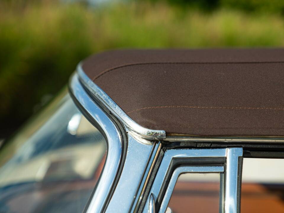 Image 38/50 of Mercedes-Benz 220 SE b (1964)