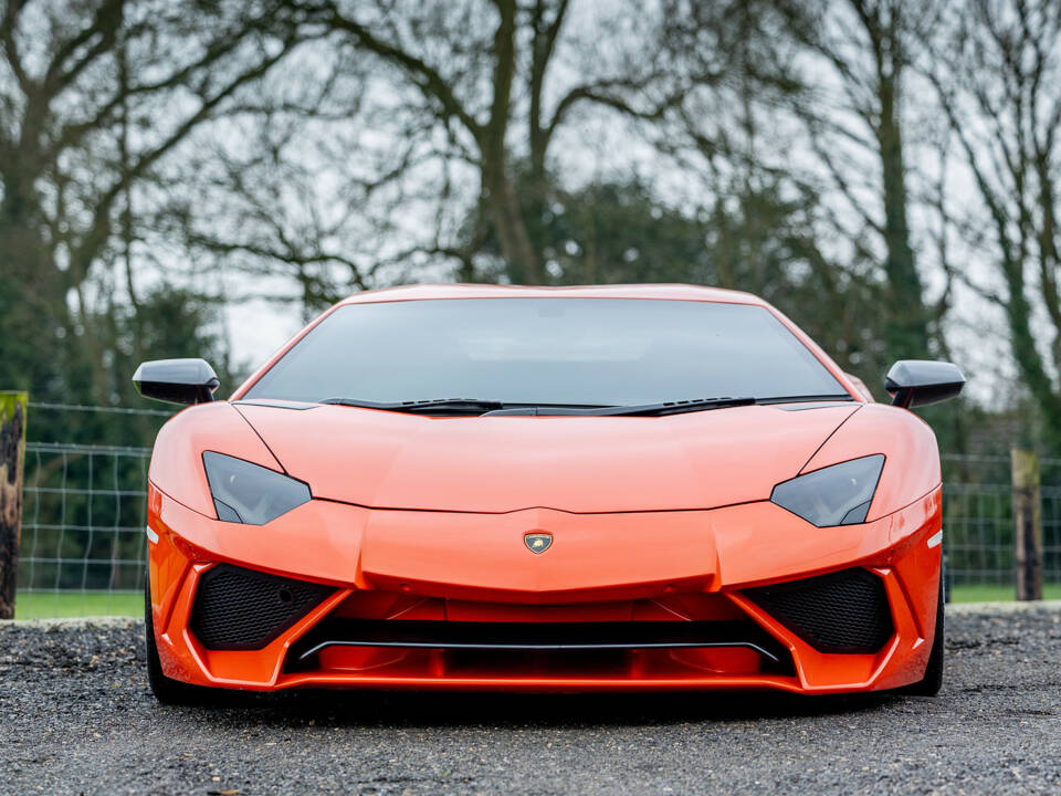 Image 14/47 of Lamborghini Aventador LP 700-4 (2013)