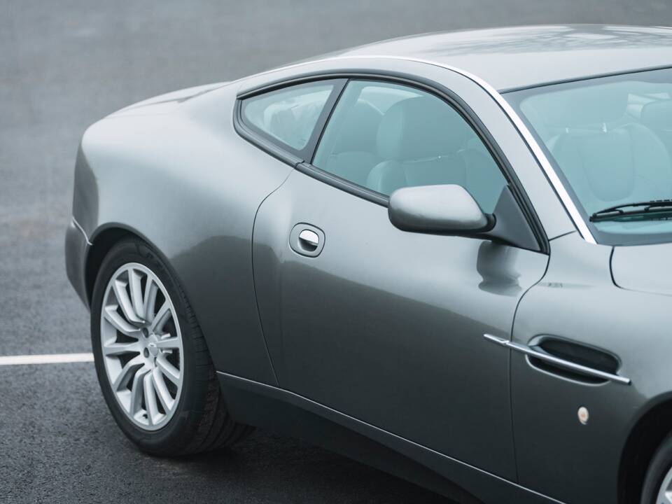 Image 10/23 of Aston Martin V12 Vanquish (2003)