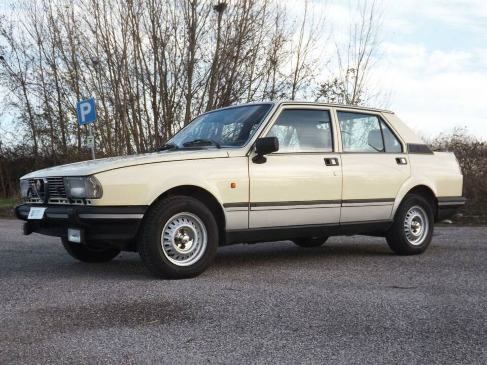 Bild 25/50 von Alfa Romeo Giulietta 1.8 (1983)