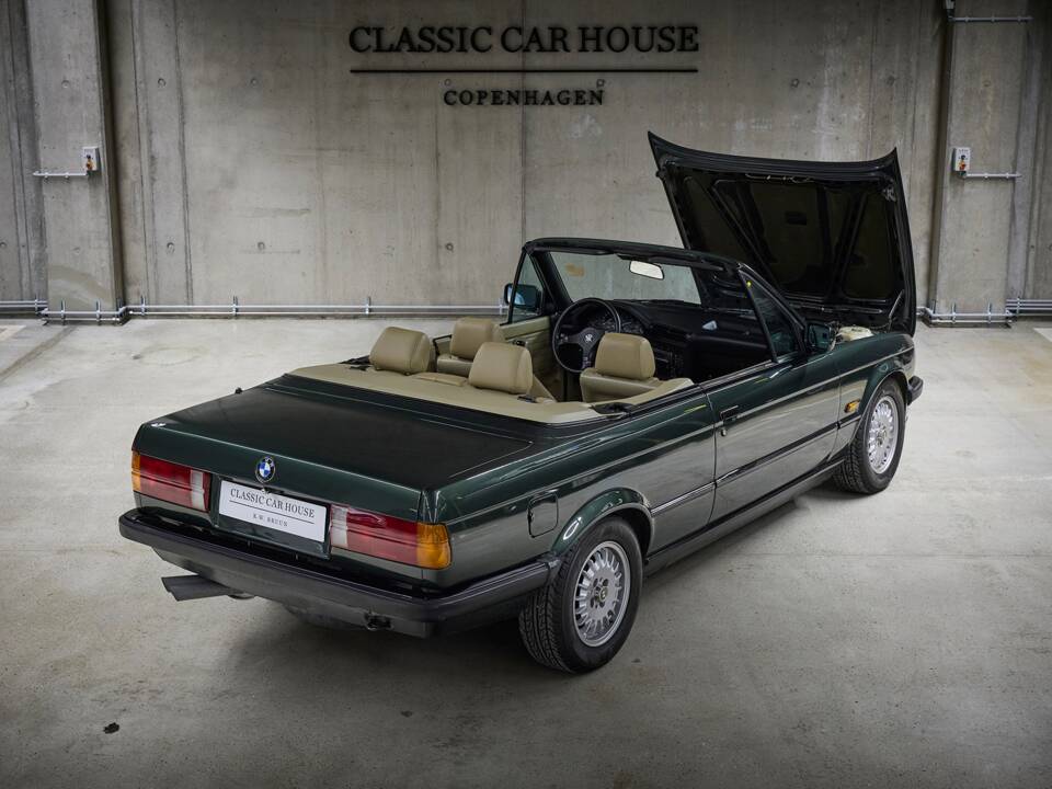 Image 19/90 of BMW 325i (1987)