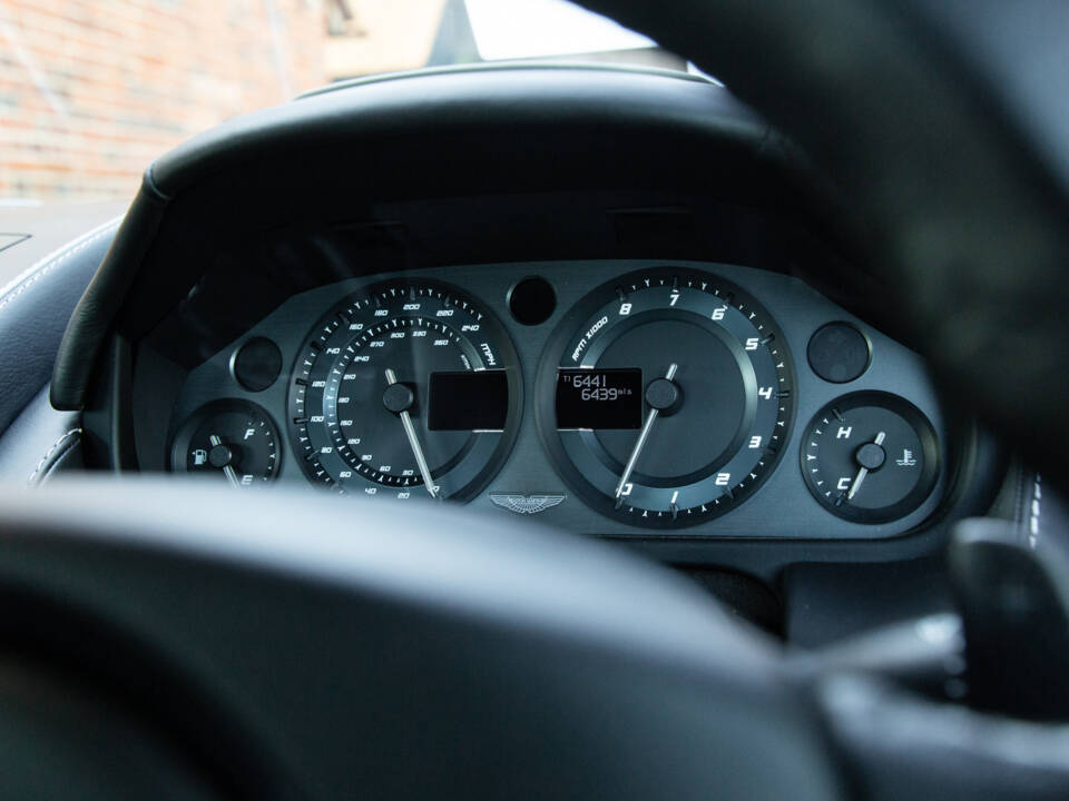 Image 57/97 of Aston Martin DB 9 GT &quot;Bond Edition&quot; (2015)