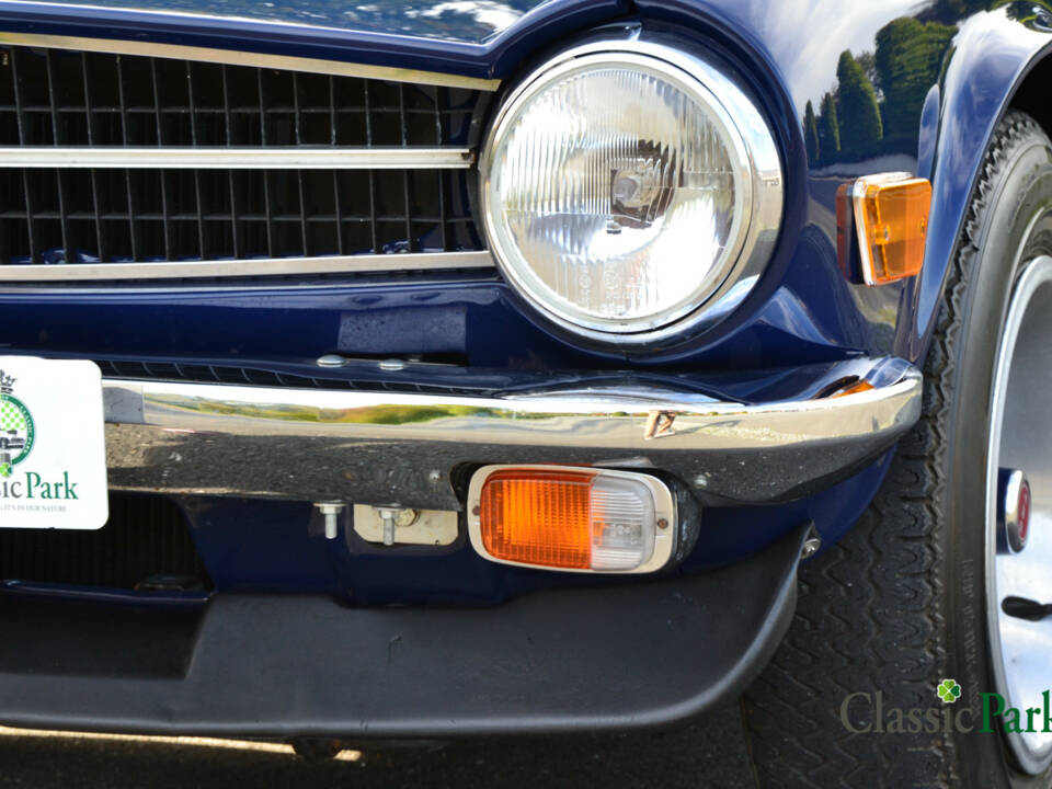 Image 44/50 of Triumph TR 6 (1975)