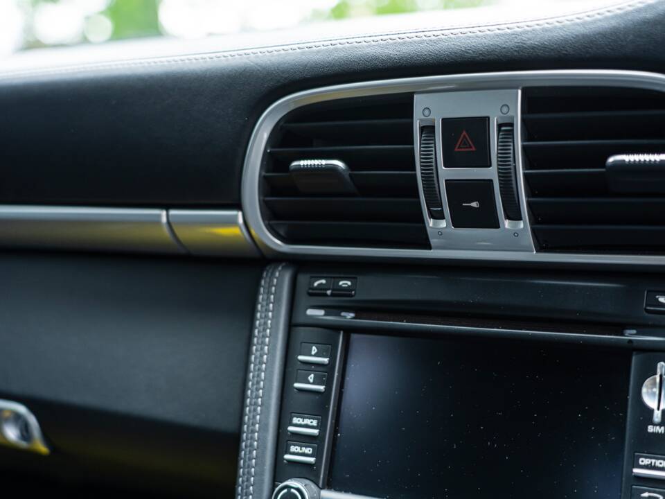 Image 29/50 of Porsche 911 Carrera S (2010)