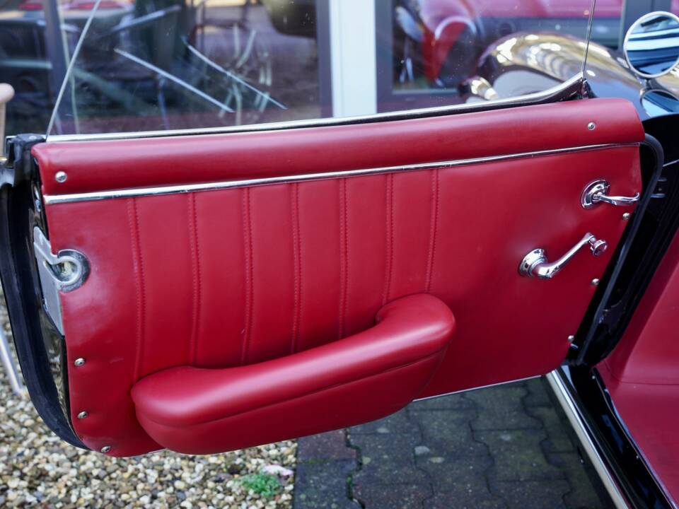 Image 41/50 of Mercedes-Benz 300 SL Roadster (1959)