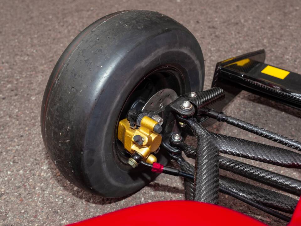 Image 37/85 of Ferrari 641 (1990)