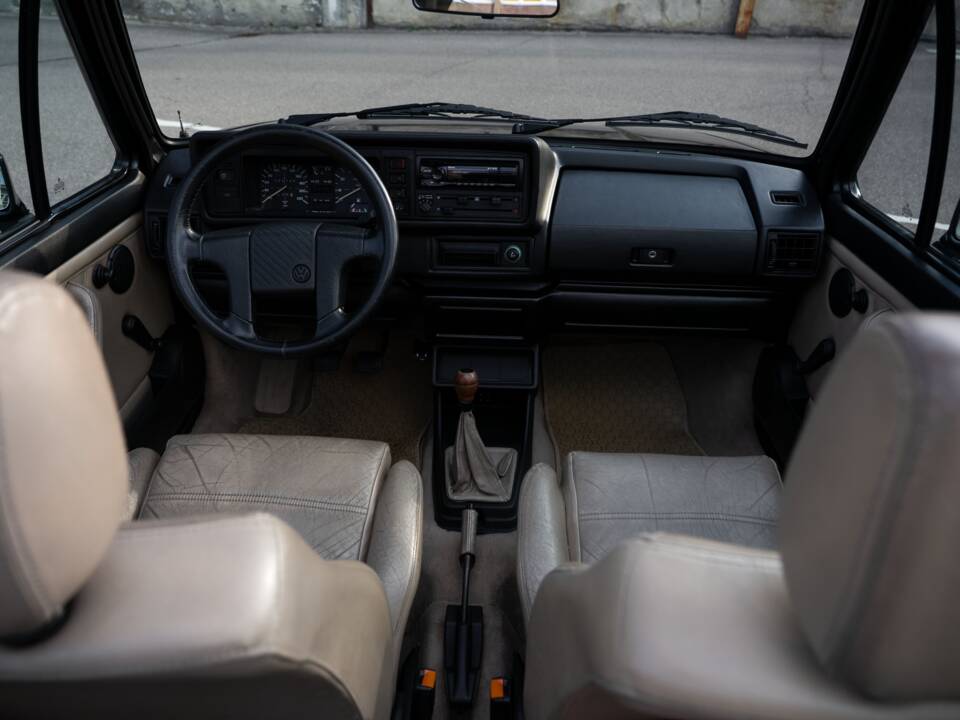 Bild 29/40 von Volkswagen Golf Mk I Convertible 1.8 (1991)
