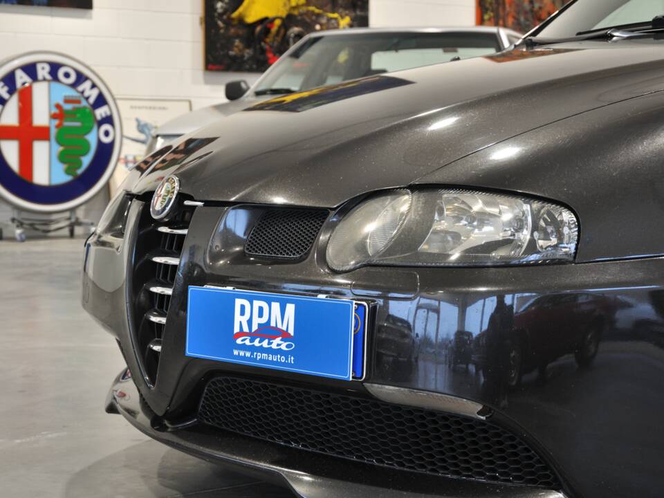 Image 13/27 of Alfa Romeo 147 3.2 GTA (2002)
