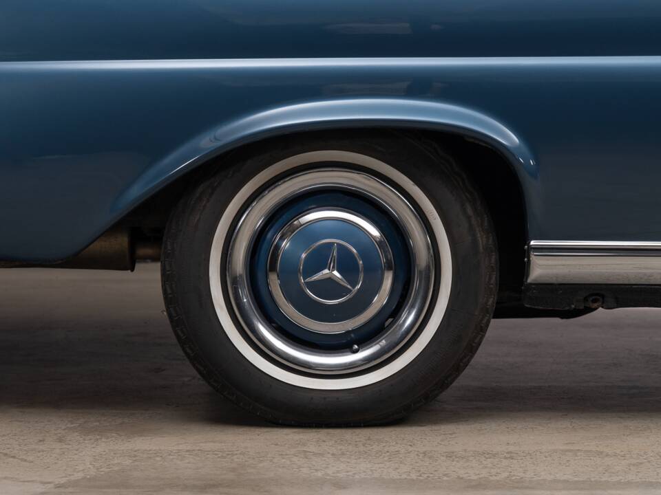 Bild 14/34 von Mercedes-Benz 250 SE (1966)
