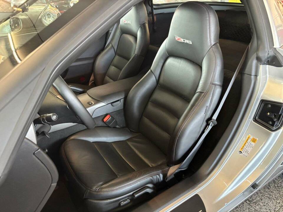 Image 15/31 of Chevrolet Corvette Z06 (2007)