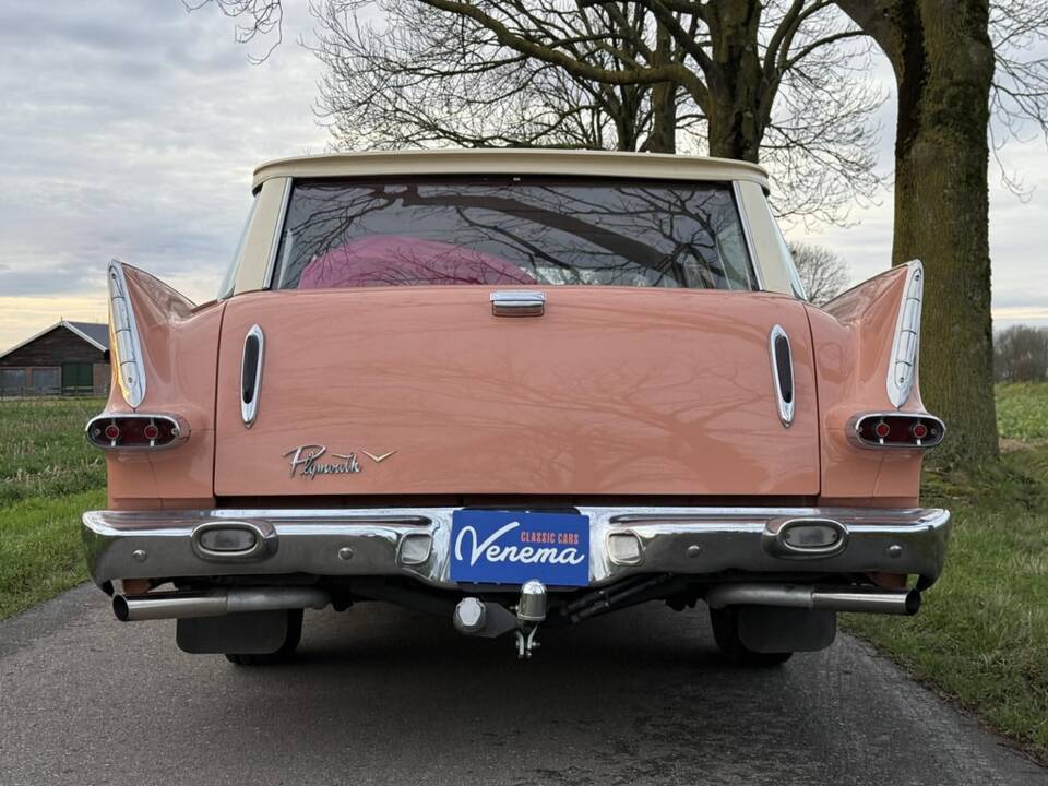 Image 5/12 of Plymouth Sport Suburban (1959)