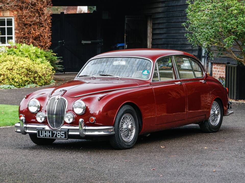 Image 1/42 of Jaguar Mk II 3.8 (1962)