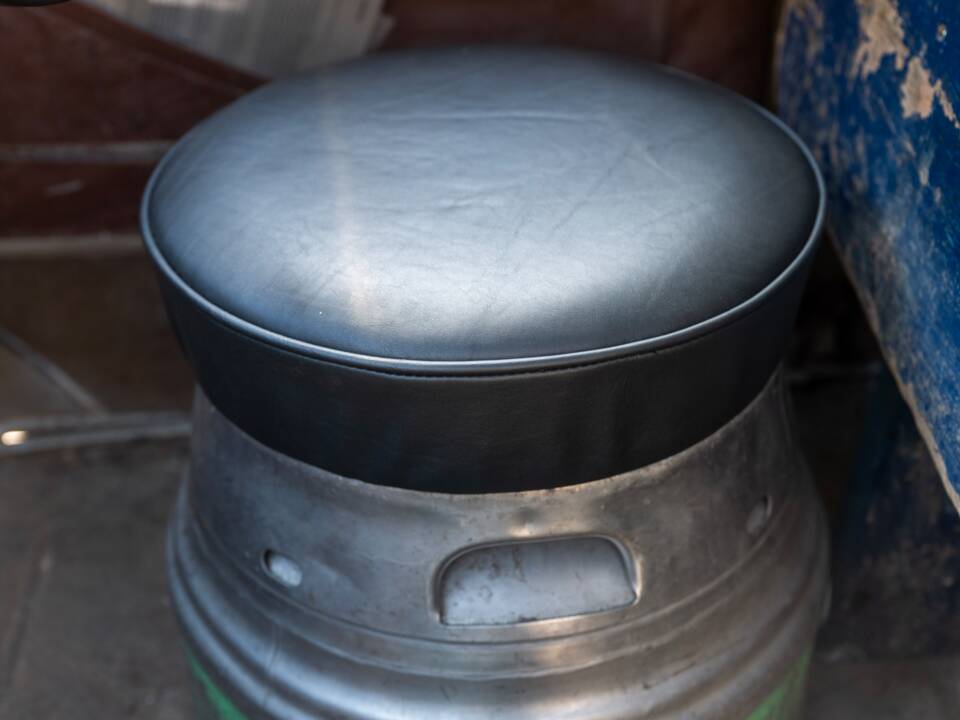 Image 95/134 of Ford V8 (1937)