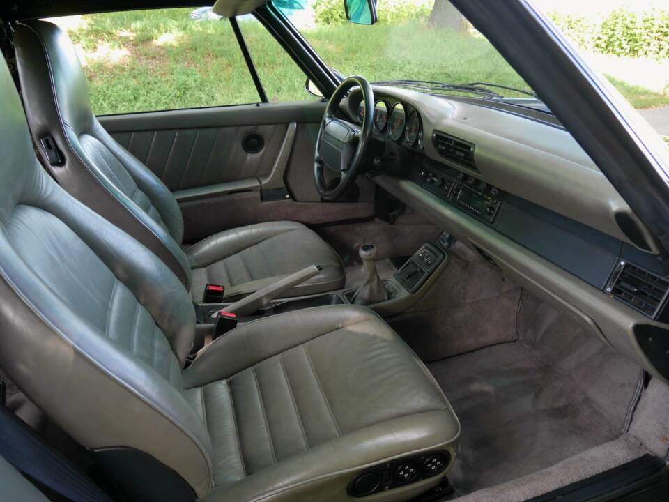 Bild 23/32 von Porsche 911 Carrera 4 (1992)