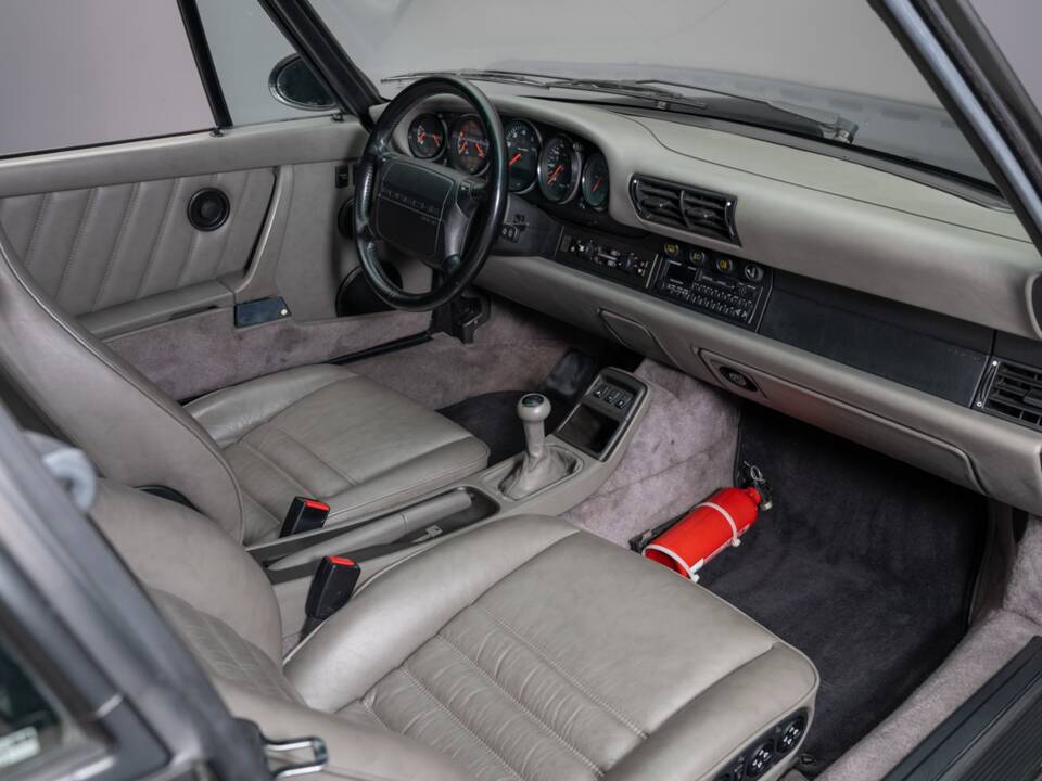 Image 28/33 de Porsche 911 Turbo 3.3 (1991)