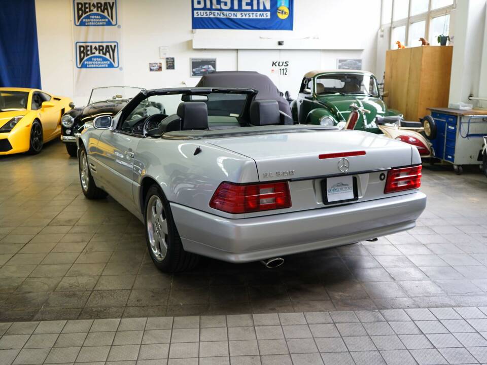 Image 10/33 of Mercedes-Benz SL 500 (2001)