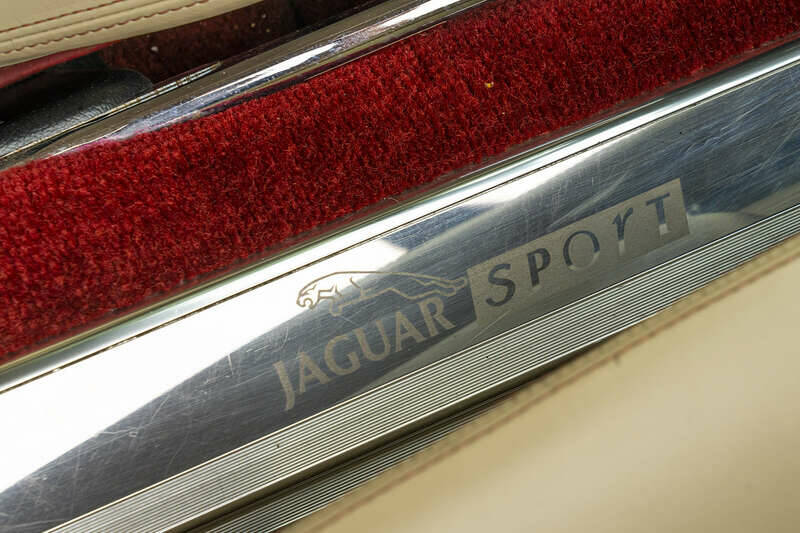 Image 19/50 of Jaguar XJS 6.0 (1993)